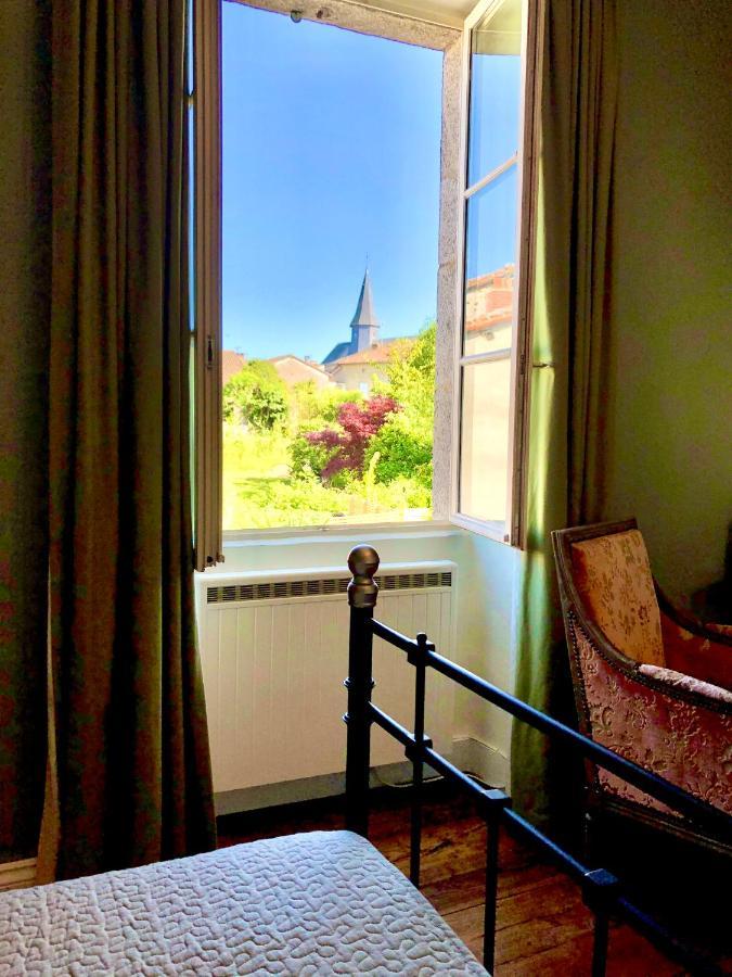 Maison Hirondelles Hotes Mezieres-sur-Issoire Экстерьер фото