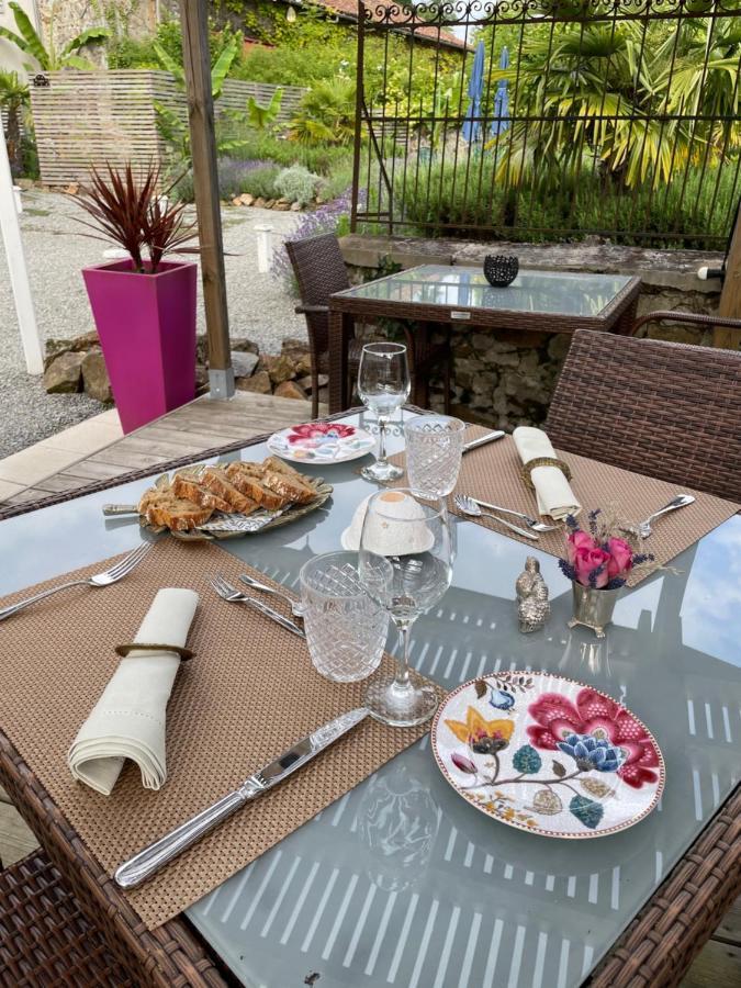 Maison Hirondelles Hotes Mezieres-sur-Issoire Экстерьер фото