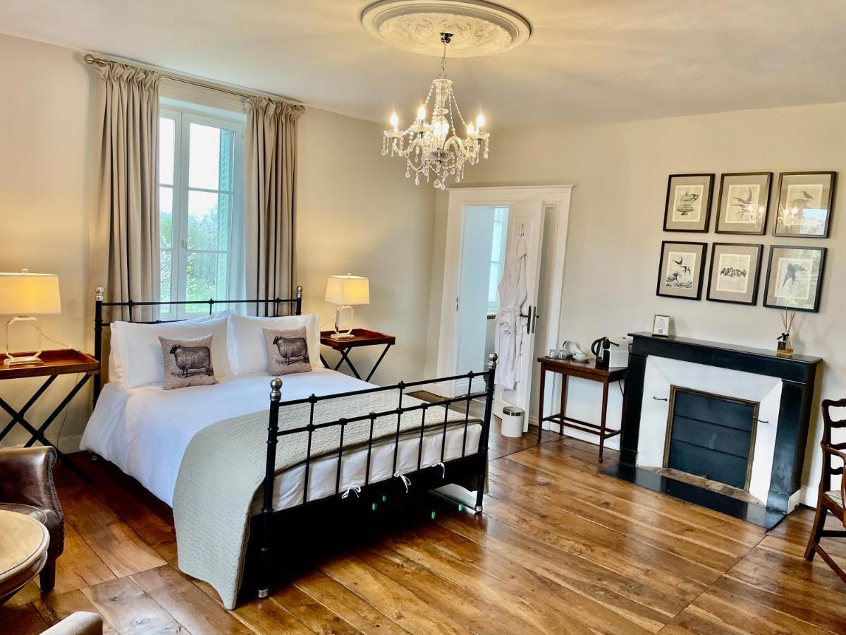 Maison Hirondelles Hotes Mezieres-sur-Issoire Экстерьер фото